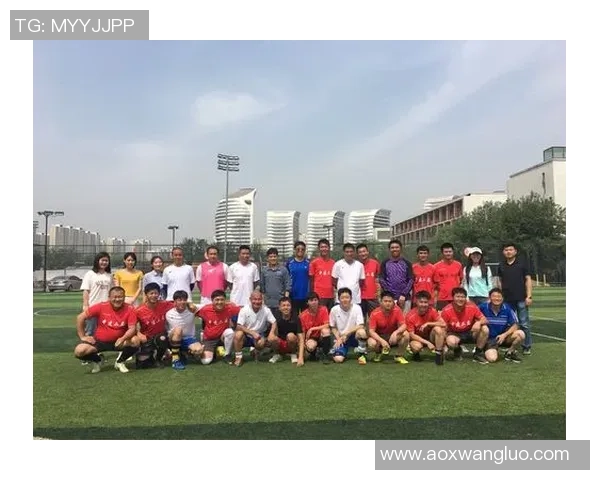 深入了解足球明星的成长历程与职业生涯的独家采访问题探讨